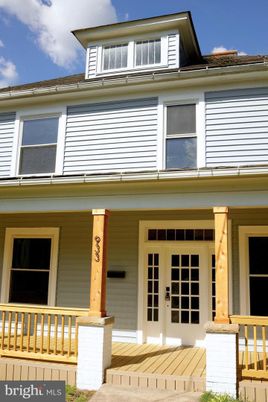 Exterior, Facade, American Foursquare
