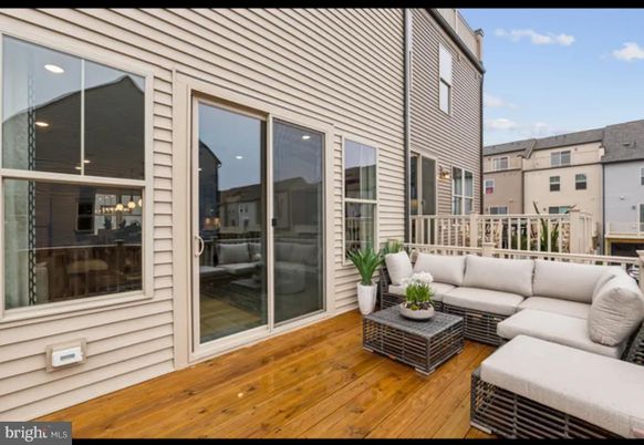 Exterior, Wood Texture Flooring