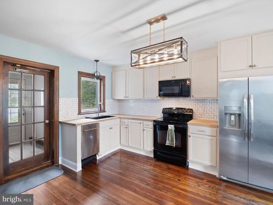 Interior, Kitchen, Pendant Lights, Stainless Steel Appliances, Wood Texture Flooring