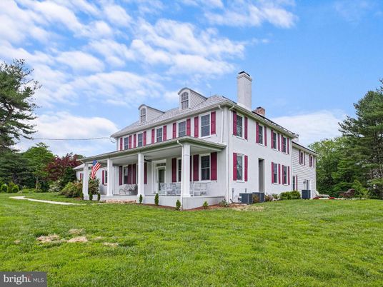Backyard, Exterior, Facade, Georgian