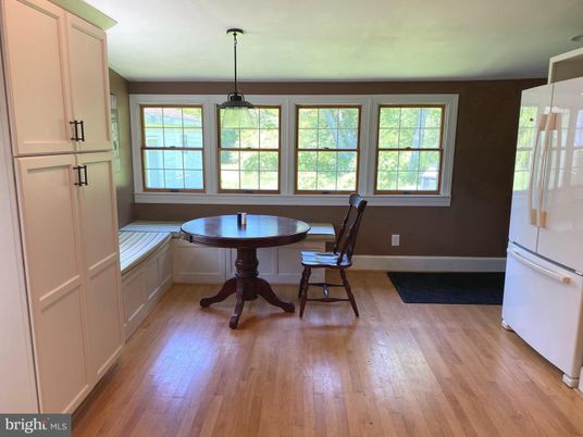 Interior, Pendant Lights, Wood Texture Flooring