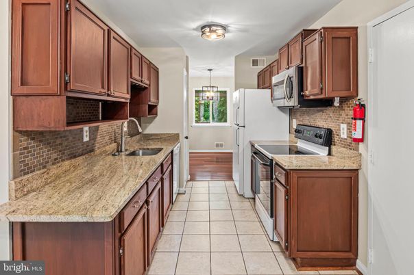 Interior, Kitchen, Pendant Lights, Wood Texture Flooring