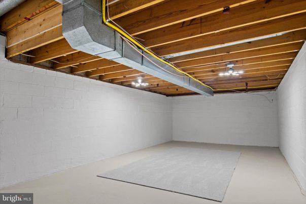 Empty room, Interior, Wooden Beams
