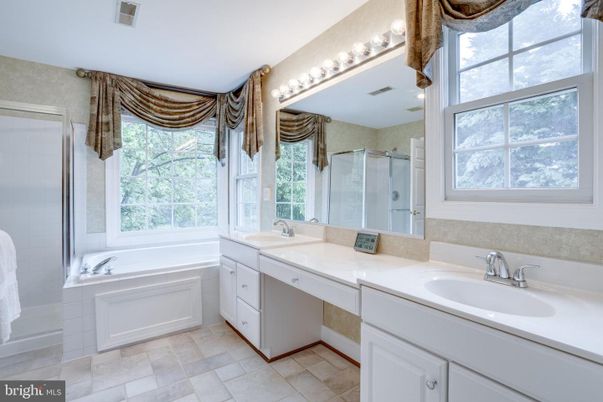 Bathroom, Dual Sink Vanities, Glass Shower, Interior