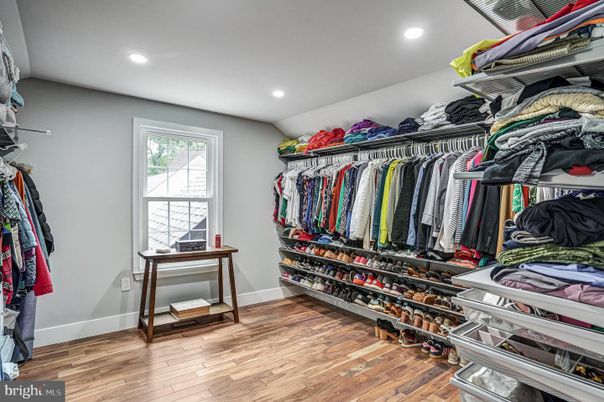 Interior, Recessed Lighting, Walk-in Closets, Wood Texture Flooring