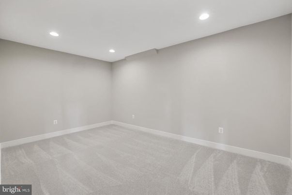 Empty room, Interior, Recessed Lighting