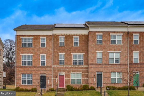 Exterior, Facade, Brick Facade, Solar Panels, Georgian