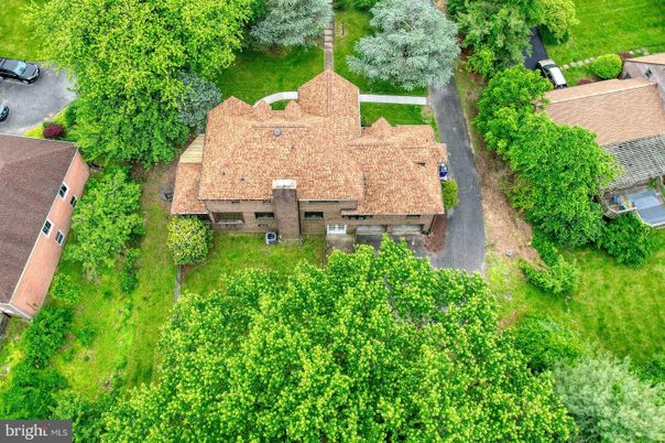 Exterior, Drone
