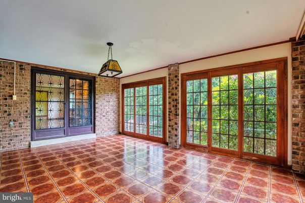 Empty room, Interior, Pendant Lights, Stone Walls