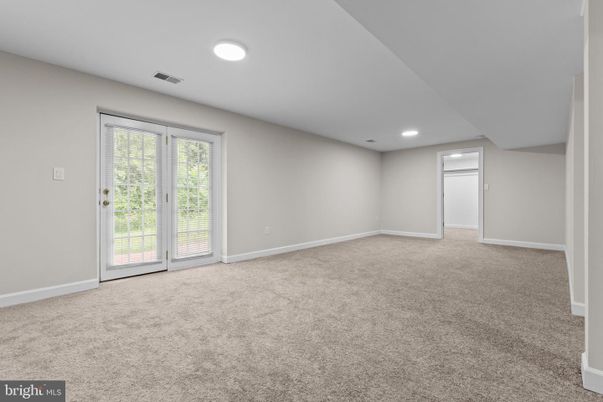 Empty room, Interior, Recessed Lighting