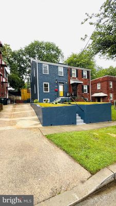 Backyard, Exterior, Facade, Brick Facade, Rowhouse