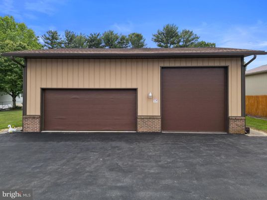 Detached Garage, Exterior