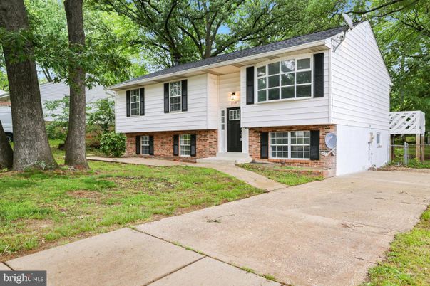 Exterior, Facade, Brick Facade, Raised Ranch