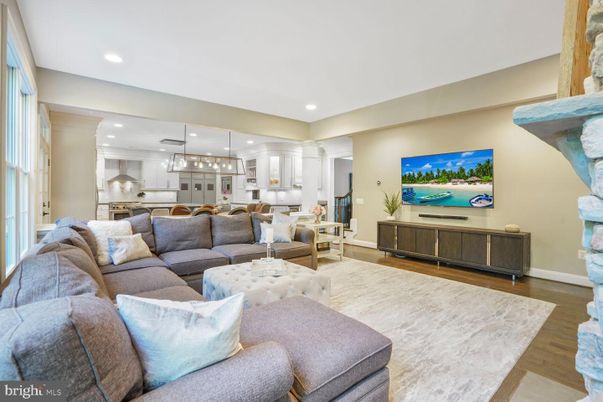 Interior, Kitchen, Living room, Pendant Lights, Recessed Lighting, Stainless Steel Appliances, Wood Texture Flooring