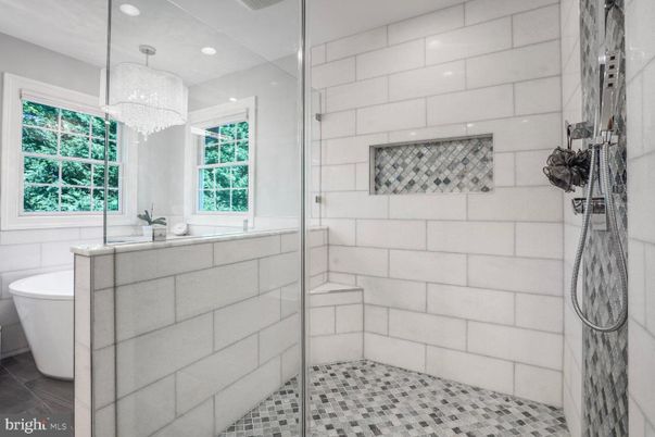 Bathroom, Chandelier, Free Standing Baths, Interior, Recessed Lighting