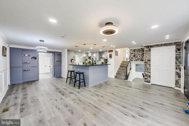 Interior, Pendant Lights, Recessed Lighting, Wood Texture Flooring