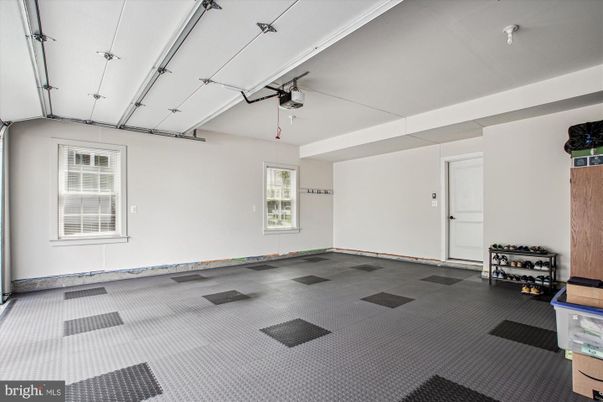 Garage, Interior