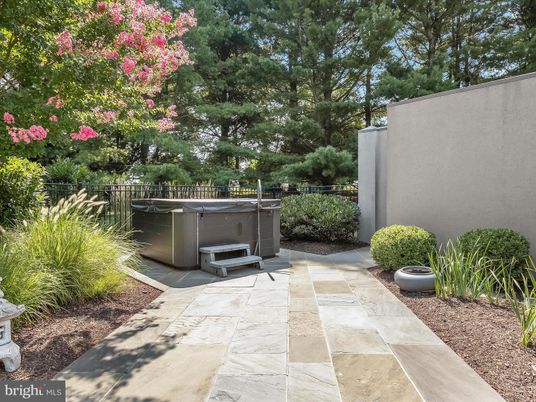 Exterior, Hot Tub
