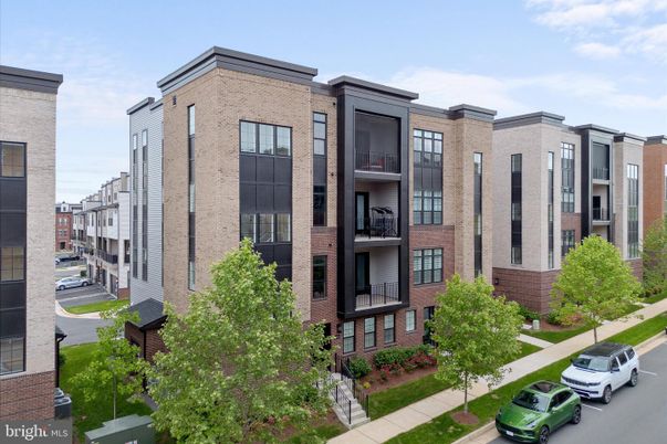 Exterior, Facade, Brick Facade, Rowhouse
