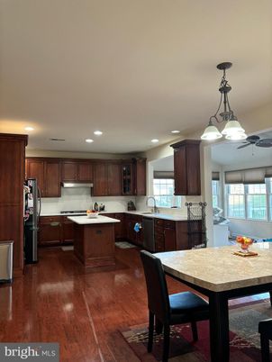 Dining room, Interior, Kitchen, Pendant Lights, Recessed Lighting, Wood Texture Flooring