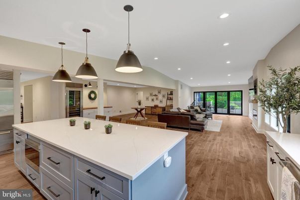 Interior, Kitchen, Living room, Pendant Lights, Recessed Lighting, Wood Texture Flooring