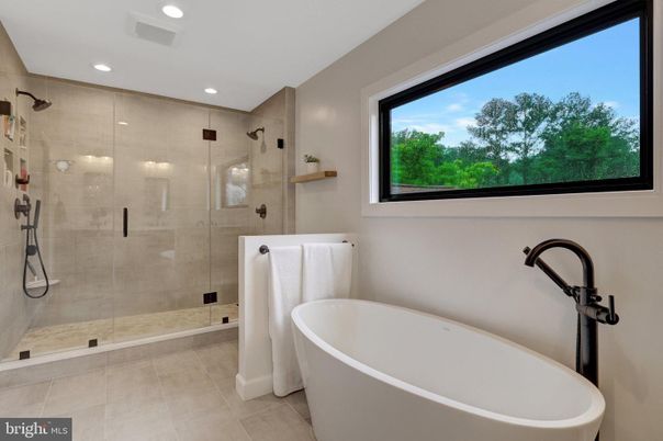 Bathroom, Free Standing Baths, Glass Shower, Interior, Recessed Lighting