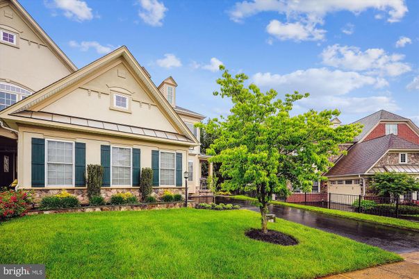 Backyard, Detached Garage, Exterior, Facade, Queen Anne Victorian