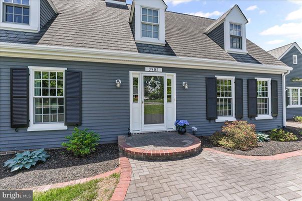 Exterior, Facade, Cape Cod