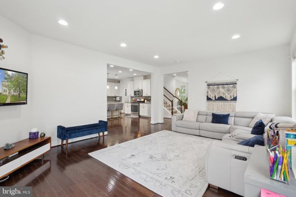 Interior, Kitchen, Living room, Recessed Lighting, Wood Texture Flooring