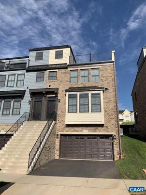 Attached, Exterior, Facade, Brick Facade, Rowhouse