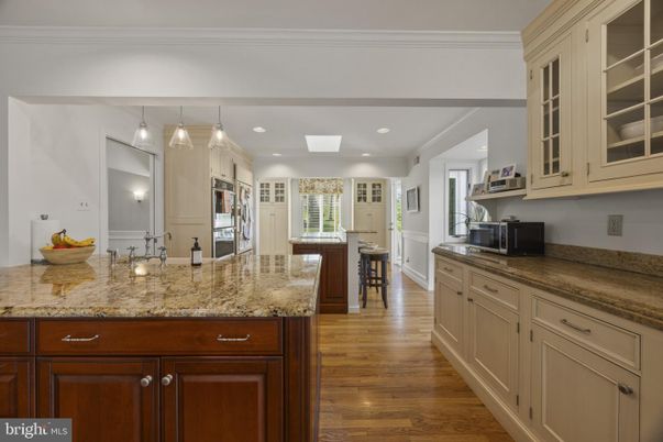 Dining room, Interior, Kitchen, Recessed Lighting, Wood Texture Flooring