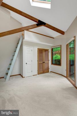 Empty room, Interior, Wooden Beams