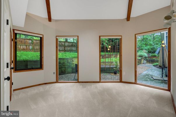 Empty room, Interior, Wooden Beams