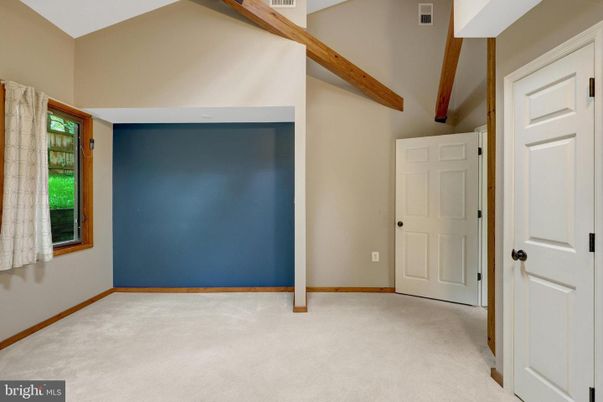 Empty room, Interior, Wooden Beams