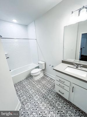 Bathroom, Interior, Recessed Lighting