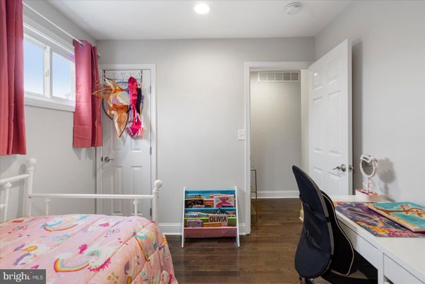Bedroom, Home Office, Interior, Recessed Lighting, Wood Texture Flooring