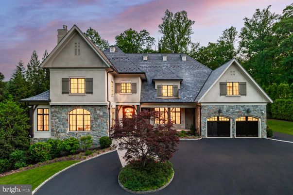 Attached, Exterior, Facade, Farmhouse