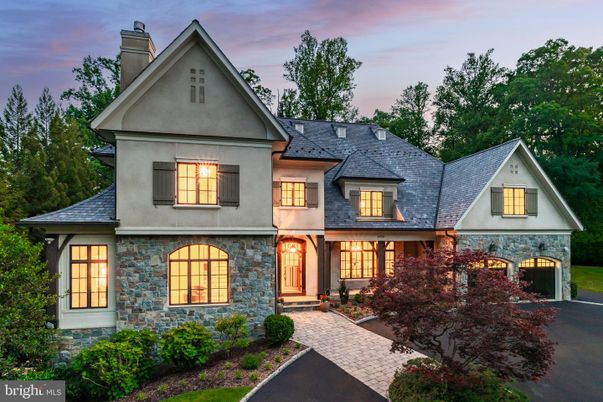 Attached, Exterior, Facade, Farmhouse
