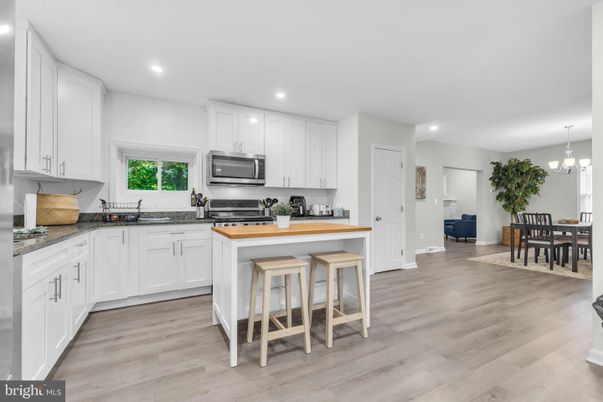 Chandelier, Dining room, Interior, Kitchen, Recessed Lighting, Wood Texture Flooring