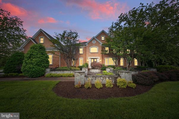 Backyard, Exterior, Facade, Brick Facade, Brick Traditional