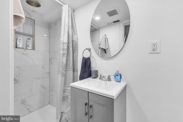 Bathroom, Interior, Marble Walls, Recessed Lighting