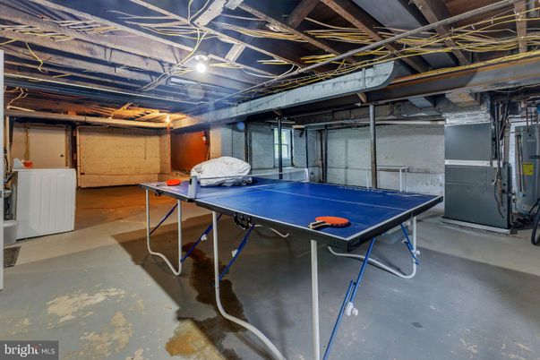 Game Room, Interior