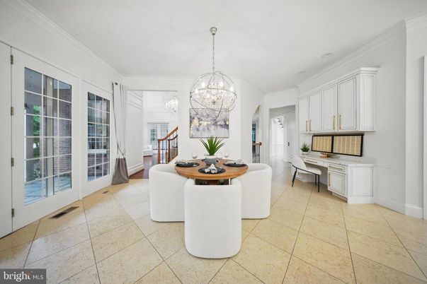 Chandelier, Dining room, Interior, Pendant Lights