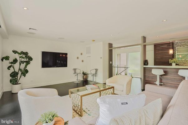 Interior, Living room, Pendant Lights, Recessed Lighting