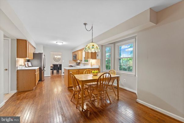 Dining room, Interior, Kitchen, Pendant Lights, Wood Texture Flooring
