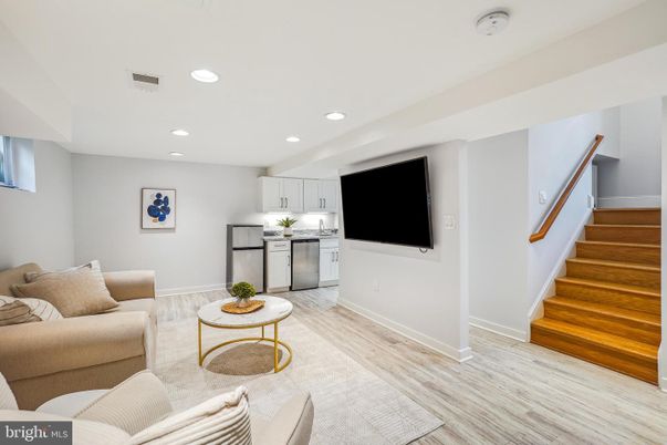 Interior, Kitchen, Living room, Recessed Lighting, Wood Texture Flooring