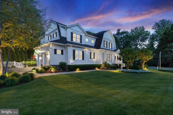 Backyard, Exterior, Facade, Farmhouse
