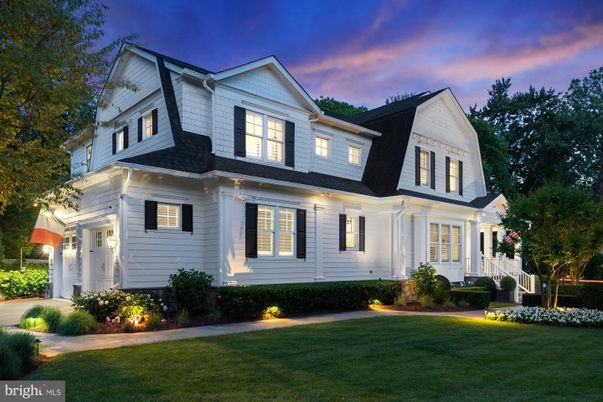 Attached, Exterior, Facade, Farmhouse