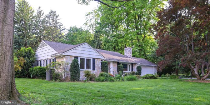 Backyard, Exterior, Facade, Cape Cod