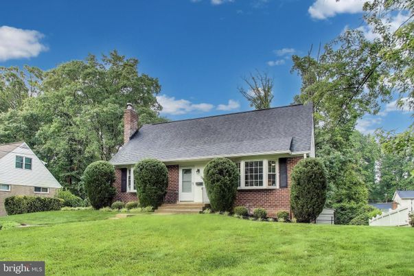 Exterior, Facade, Brick Facade, Cape Cod